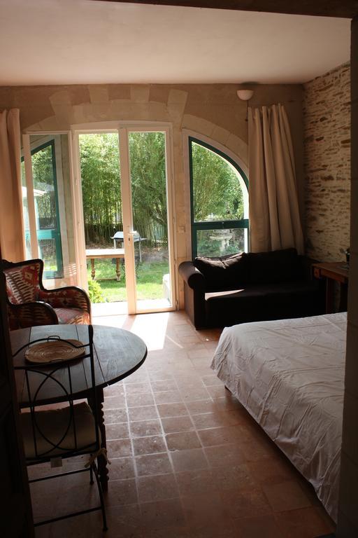 Gites De La Perriere Guest House Bouchemaine Δωμάτιο φωτογραφία