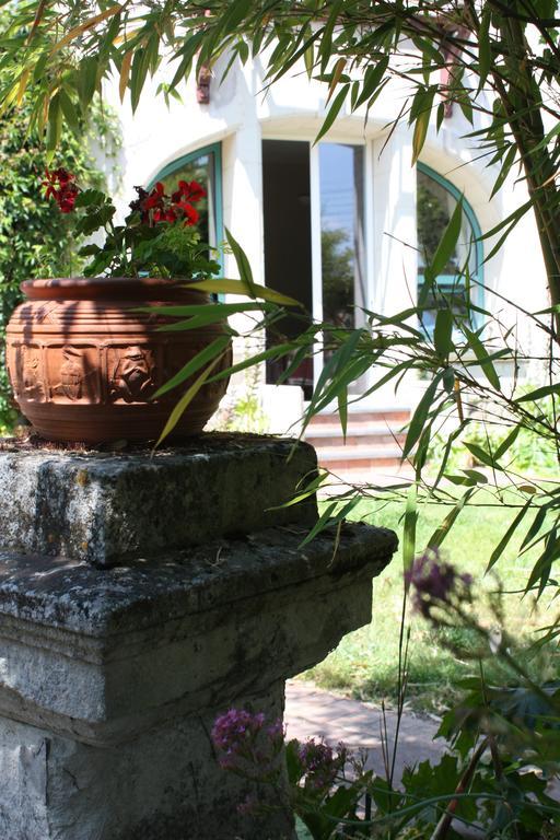 Gites De La Perriere Guest House Bouchemaine Δωμάτιο φωτογραφία