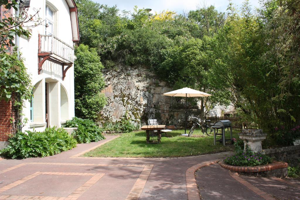Gites De La Perriere Guest House Bouchemaine Δωμάτιο φωτογραφία